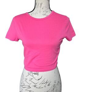 Wild Fable Women's Size Medium Pink Crew Neck Cropped Baby Tee